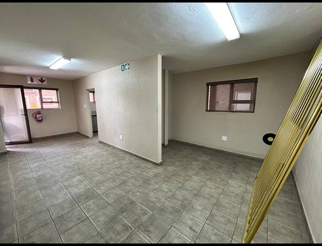 290M² WAREHOUSE FOR SALE IN APEX